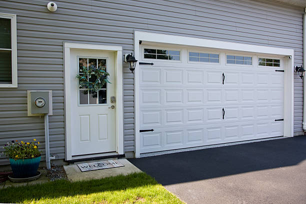 24/7 Emergency Garage Door Panel Replacement experts in Vanderburgh County County, IN